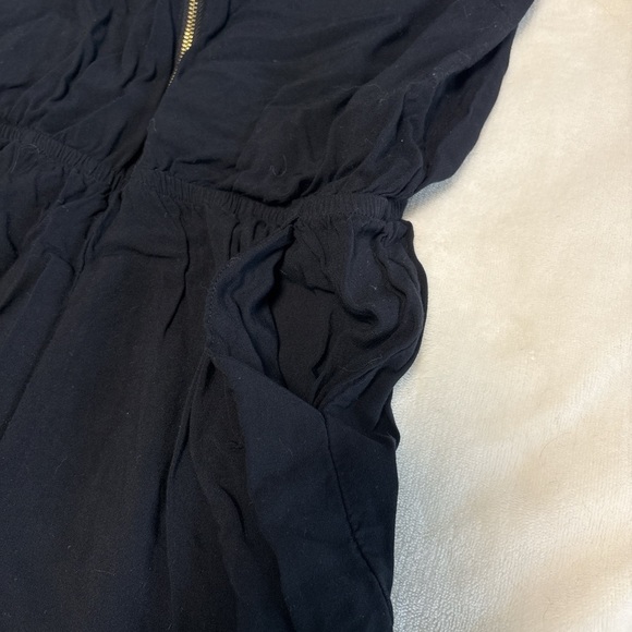 Black and gold romper with pockets - Picture 7 of 7